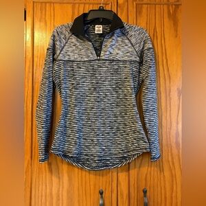 Women’s Avia 1/4 zip long sleeve shirt size small